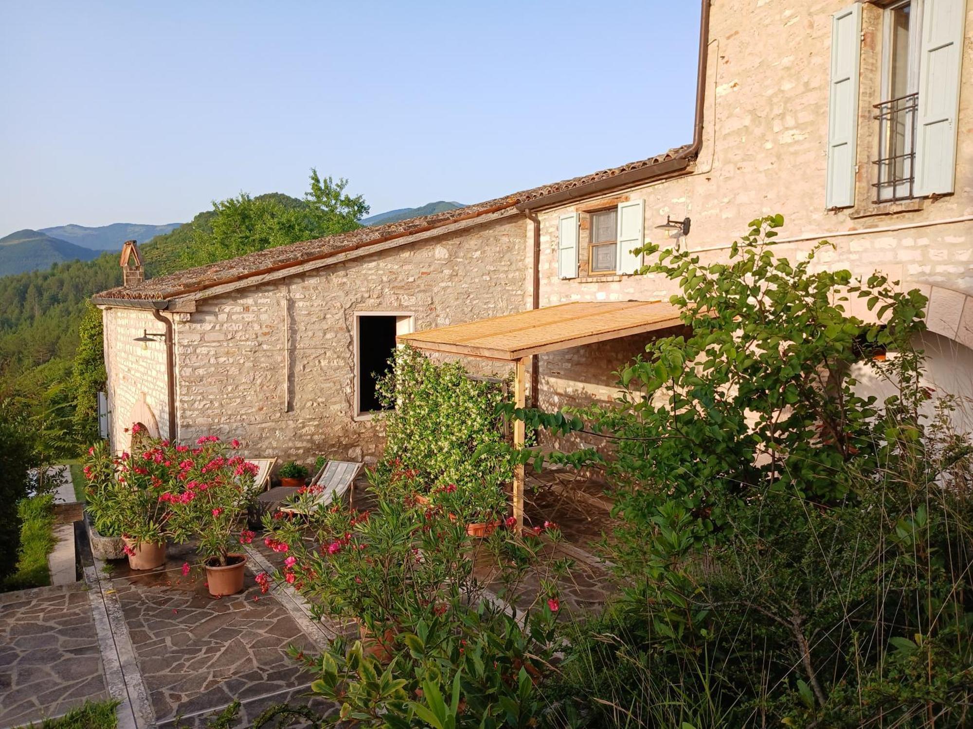 Agriturismo Del Frontino - Lo Studio アックアラーニャ エクステリア 写真